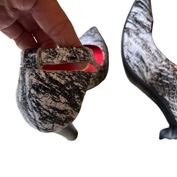 Jeffrey Campbell Theodora Handmade Ibiza Last Pointed Toe Pumps White Black Gold - Picture 9 of 14